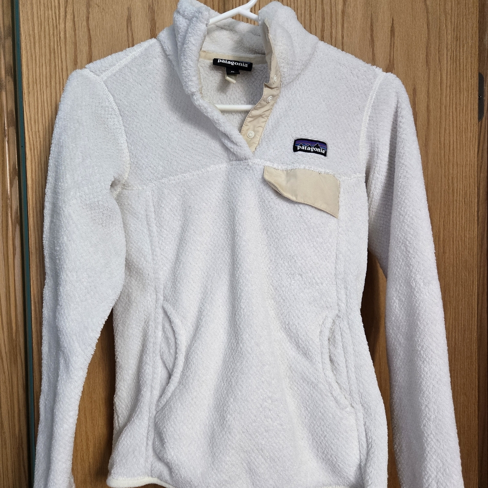 Patagonia Cream and White Fleece Jacket